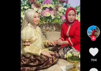 Viral Mahar Lamaran Showroom Mobil, Uang Rp 300 Juta Hingga Satu Set Emas