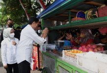 Wali Kota Solo Gibran Rakabuming Panik Saat Presiden Jokowi Menghilang di Pasar Surakarta