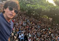 Ramainya Rumah Shah Rukh Khan Dikunjungi Jutaan Penggemar Saat Idul Fitri 1443 H, SRK: Semoga Allah Memberkati