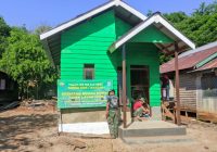 Personel TMMD Kodim 1006/Banjar Sulap Rumah Nenek Marawiyah, Tiang dan Lantai Dicor