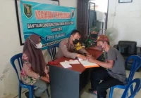 Bhabinkamtibmas Kawal Pembagian BLT DD Rp 19,8 Juta untuk 66 KK Desa Maburai