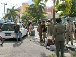 Penertiban Pengamen Perempatan Kol Sugiono, Personel Satpol PP Banjarmasin Sempat Larang Media Ambil Gambar