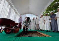 Gubernur Kalsel H Sahbirin Noor Letakkan Batu Pertama Pembangunan Tebing di Ponpes Darussalam Martapura