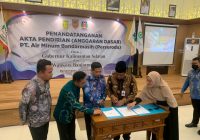 Gubernur Kalsel dan Wali Kota Banjarmasin Tanda Tangani Akta Notaris Pendirian PT Air Minum Bandarmasih
