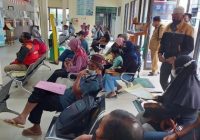 Manfaatkan Penghapusan Denda Pajak Kendaraan, Warga Penuhi Kantor Samsat