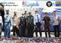 Bea Cukai Banjarmasin Musnahkan 1.603 Liter Minuman Keras dan 942.448 Batang Rokok Ilegal