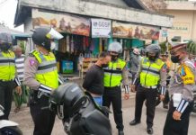 Lompat dari Motor Saat Disetop Tak Pakai Helm Standar, Ketika Diperiksa Polisi Temukan Sabu