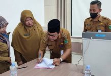 Gunakan Mesin Penghancur Kertas, Ratusan Berkas Dimusnahkan di Kantor DLH Tanah Bumbu