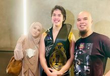 Senyum Bangga Ahmad Dhani Saksikan Kemenangan El Rumi Pukul KO Winson