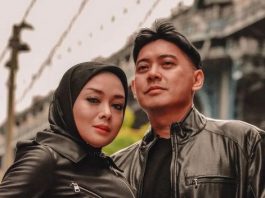 Usai Menikah dengan Derly Darmawan, Terry Putri Unggah Video Makan Nasi Kuning Masak Habang Dibungkus Daun Pisang di New York