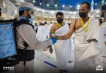 Petugas Masjidil Haram Bagikan 12 Juta Liter Air Zamzam untuk Jemaah Haji
