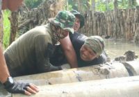 TMMD Ke-114 Kodim 1007/Banjarmasin, TNI-Polri dan Warga Berjibaku di Tengah Lumpur