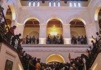 Presiden Sri Lanka Melarikan Diri Pasca Rakyat Duduki Istana