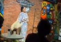 Viral Komika Lepas Baju dan Jilbab di Panggung Saat Stand Up di Malaysia
