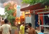 Kebakaran di Desa Samuda Kabupaten HSS, Api Masih Membumbung Tinggi