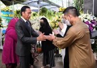 Tiba di Tanah Air, Presiden Jokowi dan Iriana Langsung Bertakziah ke Rumah Duka Almarhum Tjahjo Kumolo