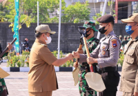 TMMD Ke-114 Kodim 1007/Bjm Resmi Dibuka, Ibnu Sina Serahkan Sekop dan Peralatan Kerja