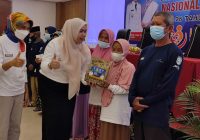Hj Nurgita Tiyas Himbau Lansia di Kabupaten Banjar Rutin Periksa Kesehatan