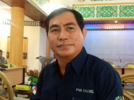 Resmi Serahkan Berkas Pendaftaran, Zainal Helmie Calon Petahana Ketua PWI Kalsel