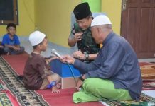 Gembiranya Anak-anak Desa Sungai Gampa Ngaji di Masjid Didatangi Dandim 1007/Banjarmasin