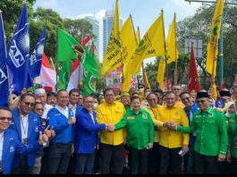 Diiringi Kesenian Marawis dan Reog, Massa Golkar, PPP serta PAN Longmarch Daftar ke KPU RI