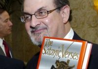Usai Penulisnya Ditikam, Novel Ayat-ayat Setan Salman Rushdie Malah Laku Keras di Amazon