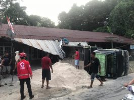 Truk Roda 6 Tabrak Rumah di Pangkalan Bun Kalteng, Margareta Syok