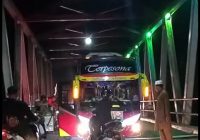 Rusak Parah, Jembatan Paringin Ditutup Tak Bisa Dilalui Kendaraan Berat