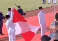 Merah Putih Gagal Berkibar di Solo, Gibran Rakabuming Bereaksi Saat Tali Bendera Putus