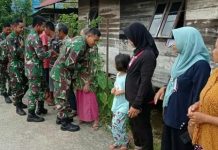 TMMD 1007/Bjm di Sungai Gampa Berakhir, Serda Arif Tak Kuasa Tahan Air Mata Pamit ke Warga