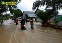 Warga Kotabaru Diminta Siaga Banjir, Babinsa Laporkan Beberapa Kawasan Terendam