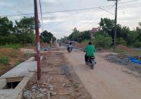Tiang Ditengarai Milik Telkom Belum Dipindahkan, Warga Resah Pelebaran Jalan Sempati Terhambat
