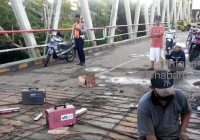 Kendaraan Roda 4 Malam ini Dilarang Melintas di Jembatan Paringin
