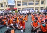 Polda Kalsel Musnahkan 26 Kg Sabu dan 3.429 Butir Ekstasi di Hadapan 64 Tersangka