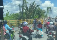 Tumpahan Solar di Jembatan RK Ilir, Sejumlah Pengendara Alami Kecelakaan