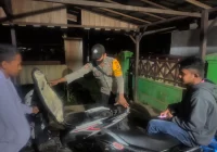 Malam Hari, Personel Polsek Jaro Sisir Sejumlah Tempat Rawan dan Periksa Barang Bawaan Pemotor