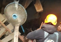 BREAKING NEWS: Bangunan Roboh di Pasar Lima Banjarmasin