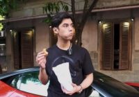 Alghazali Makan Gorengan Nyender di Mobil Mewah Bikin Heboh Netizen: "Makan Gorengan Doang Estetik"