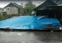 Akibat Percikan Api Listrik, Atap Bangunan di Gudang Hirang Kabupaten Banjar Runtuh