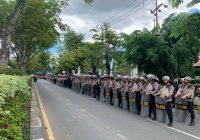 BREAKING NEWS Ratusan TNI Polri Diturunkan Amankan Aksi Mahasiswa Tolak Kenaikan BBM di Gedung DPRD Kalsel