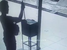 Viral, Pria Gunakan Linggis Congkel Celengan Masjid di Angkinang HSS