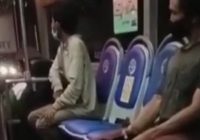 Video Diduga Pria Mabuk Naiki Bus Trans Banjarbarkula di Siring Nol Kilometer Banjarmasin Bawa Botol Alkohol
