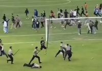 Viral Polisi Salto Kejar Suporter di Kericuhan Liga 3