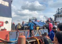 Warga Sebut Rumahnya Bergetar Hingga Panci Jatuh Saat Tangki Minyak Meledak di Banjarmasin