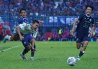 Pemain Persib Erwin Ramdani Jalani Operasi Patah Tulang, Buntut 'Duel' Pemain Arema, Achmad Figo