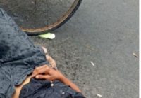 Warga Kelayan B Gang Gembira Terkapar Tertimpa Baliho di Pasar Lima
