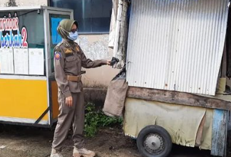Jelang Penilaian Adipura, Satpol PP Banjarbaru Tertibkan PKL di Sub Terminal Simpang 4