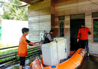 Debit Air Terus Naik, Korban Banjir Lamandau Terpaksa Dievakuasi