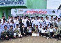 Hadiah Umrah untuk Guru dan Santri Ponpes Rakha Amuntai Dibagikan Paman Birin
