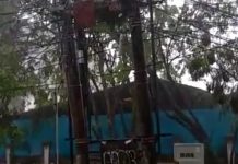 Travo Jatuh Tiang Listrik Miring di Jalan Soetoyo S Banjarmasin, Kabel Menjuntai ke Jalan